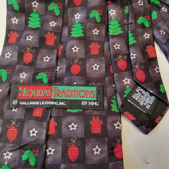 Hallmark Holiday Traditions Christmas Tie Small Squares- All Silk - Picture 4 of 4